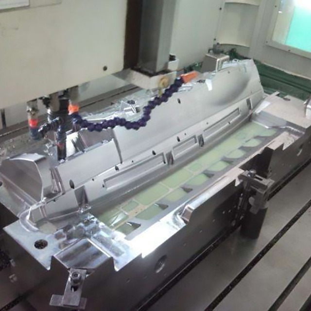 设置注塑速度分段需要考虑什么因素？