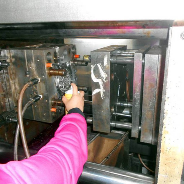 塑料制品脱模困难，该怎么解决？